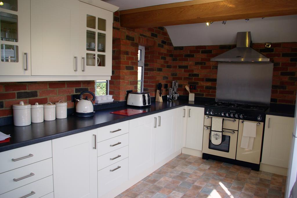 Leeds Castle Holiday Cottages Мейдстон Номер фото